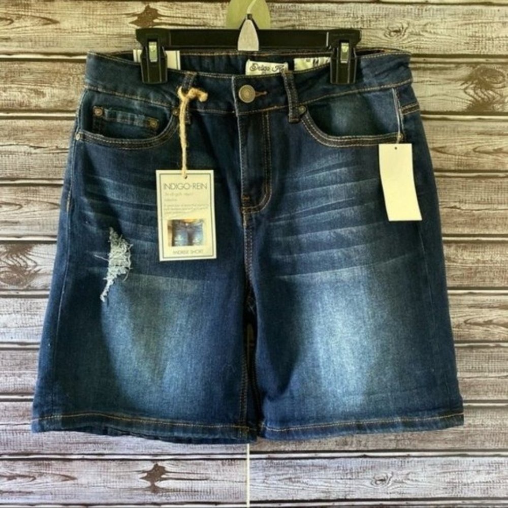 NWT Indigo Rein Mid-Rise Jean Shorts Size 11‎